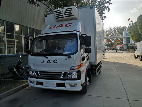 JAC骏铃V6国五云内156马力冷藏车