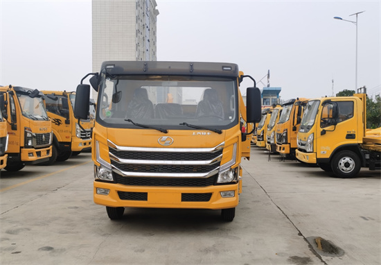 上汽跃进蓝牌清障车8吨板一拖二清障车推荐