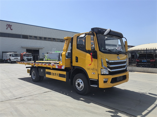 上汽轻卡超越H500重载10吨板一拖二清障车