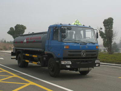 东风4-8吨化工液体运输车