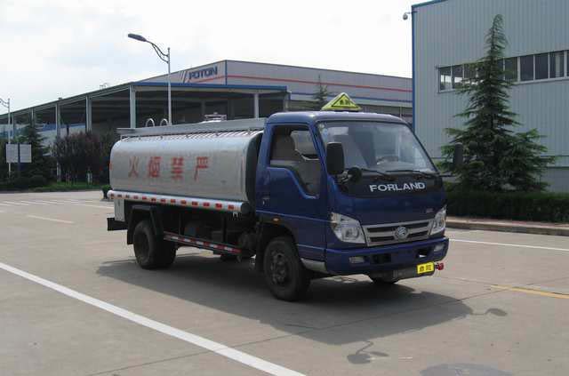 福田威龙4-6方加油车(上户容积：4立方、上户吨位：2.7吨）