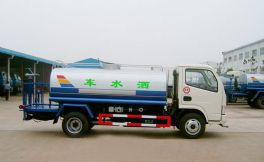 东风小霸王5吨程力洒水车