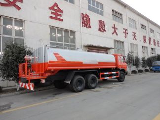 东风20吨后双桥洒水车